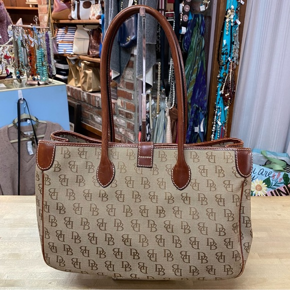 DOONEY & BOURKE Long Handle Tote Signature Print - Picture 10 of 10